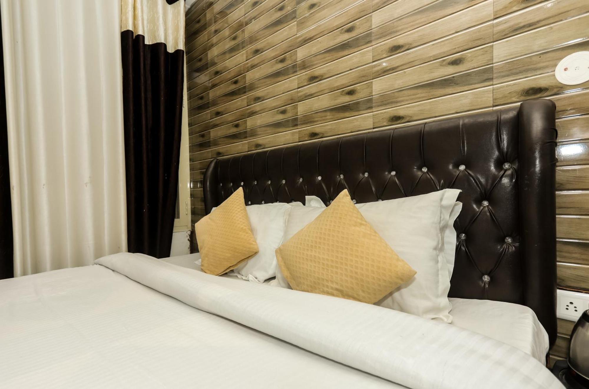 Mirage Grand Hotel МакЛеод Ганж Екстериор снимка